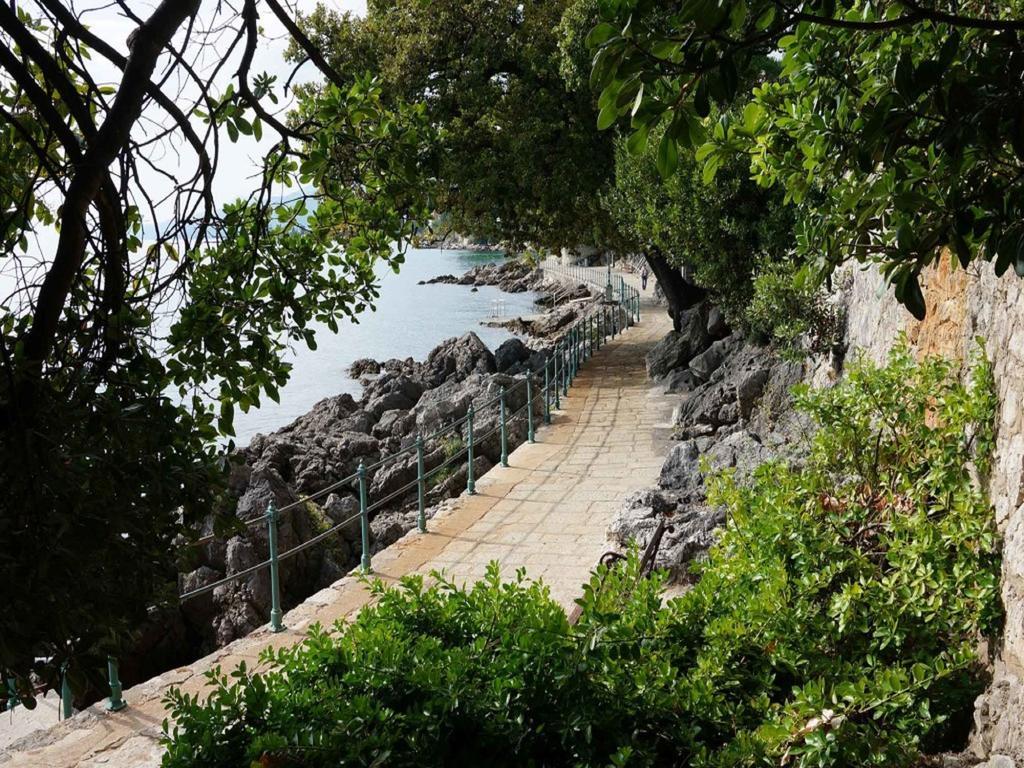 Villetta Diana Opatija Exteriör bild